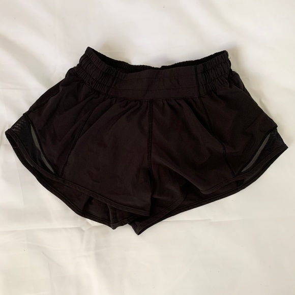 💫SOLD💫 Lululemon black hottie hot shorts - Picture 3 of 6